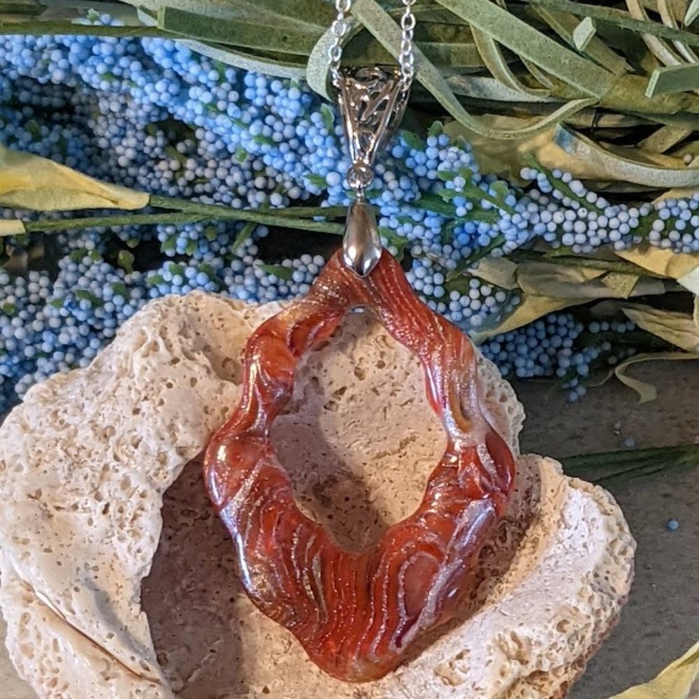 Red Swirl Scalloped Necklace